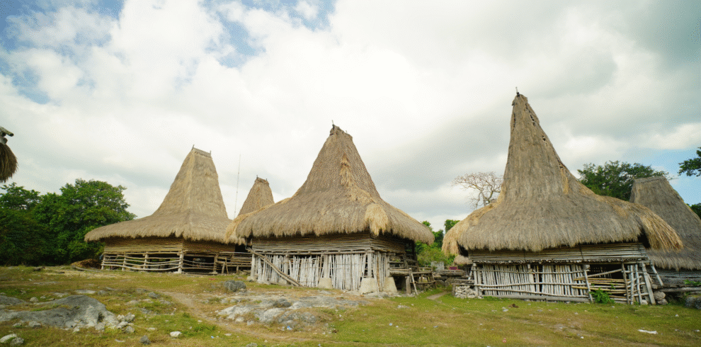 kampung adat tossi
